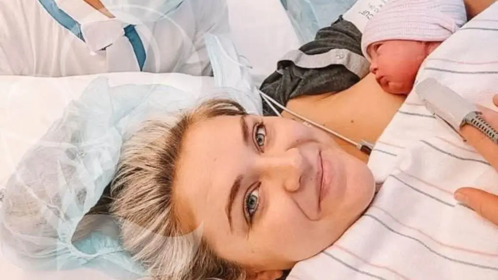 Mom post c section