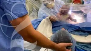 Husband support wife in c section